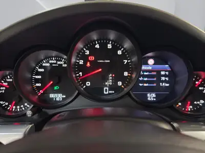 Porsche 911 Carrera 4 Cabriolet — 350 ch, transmission intégrale, capote électrique — Miniatura 11