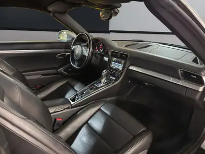 Porsche 911 Carrera 4 Cabriolet — 350 ch, transmission intégrale, capote électrique — Miniatura 16
