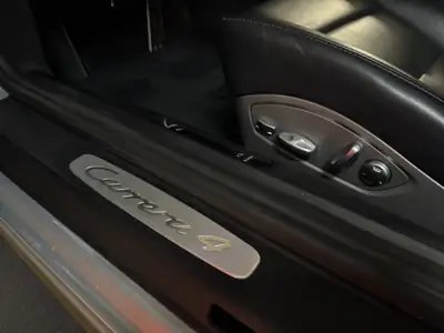 Porsche 911 Carrera 4 Cabriolet — 350 ch, transmission intégrale, capote électrique — Miniatura 25