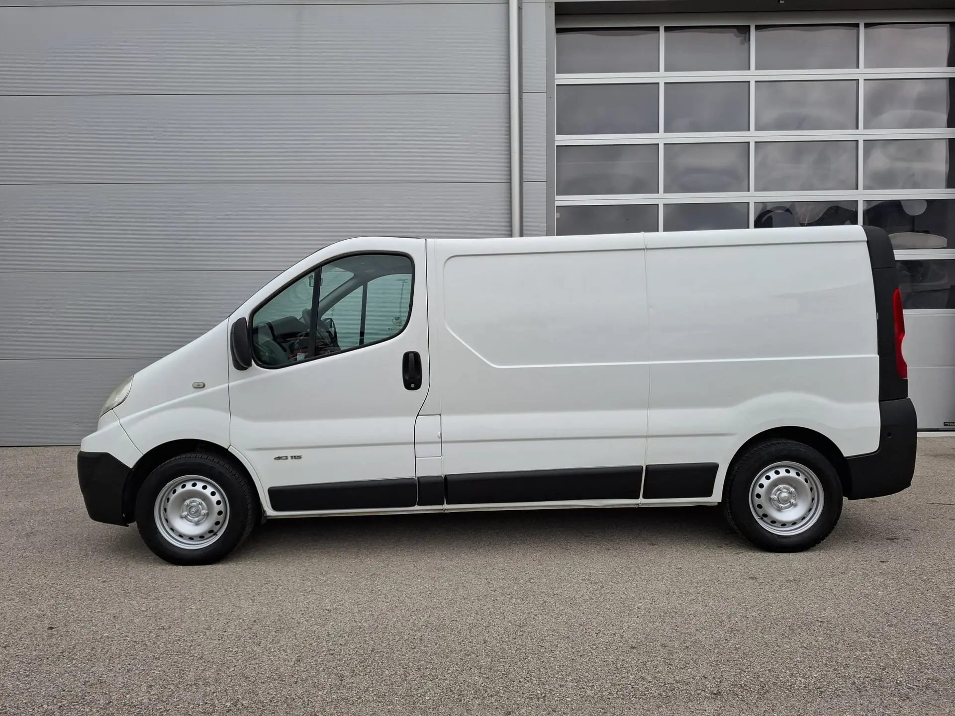Renault Trafic T29 2.0 dCi 115 — Utilitaire polyvalent, entretien maîtrisé