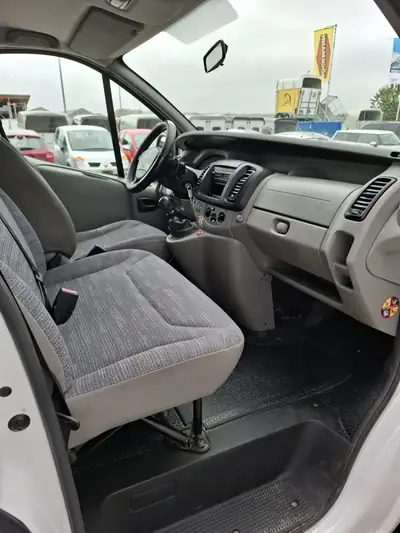 Renault Trafic T29 2.0 dCi 115 — Utilitaire polyvalent, entretien maîtrisé — detail