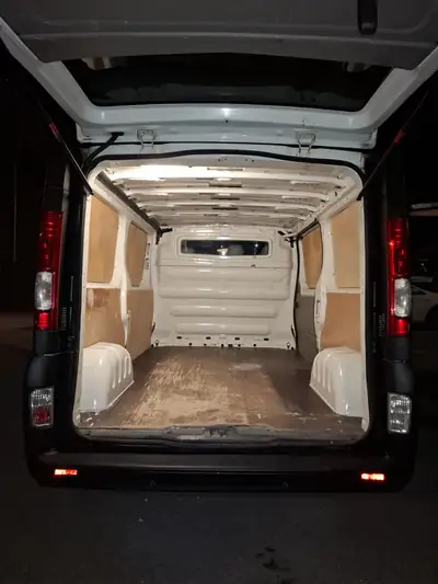 Renault Trafic T29 2.0 dCi 115 — Utilitaire polyvalent, entretien maîtrisé — dashboard