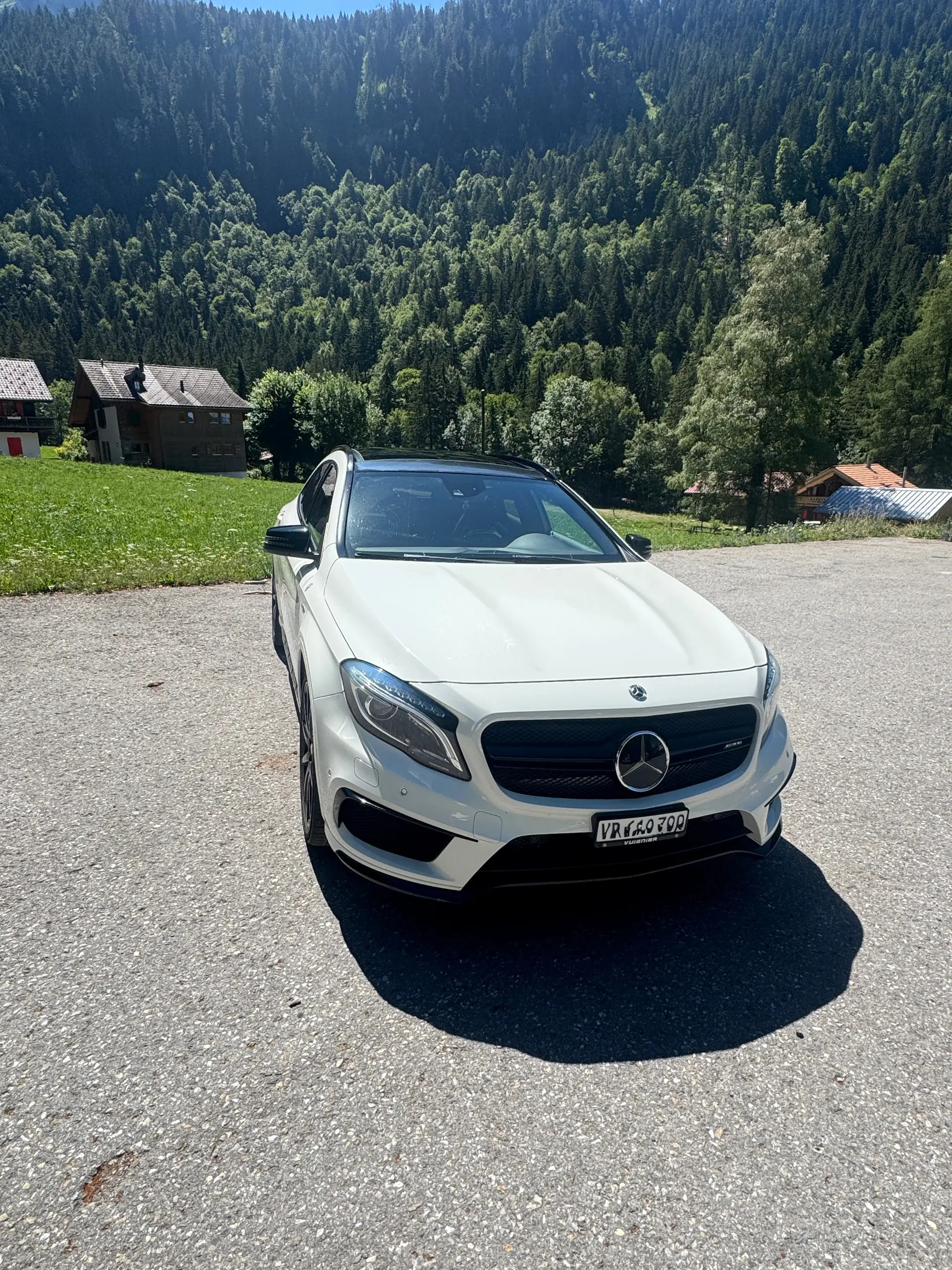 Mercedes-Benz GLA 45 AMG 4Matic — SUV compact haute performance, 360 ch