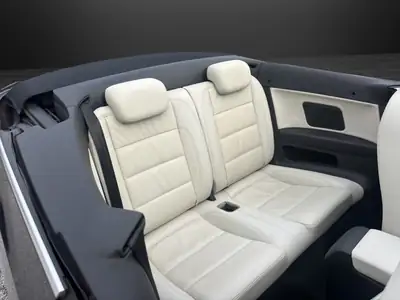 VW Golf Cabrio 1.4 TSI 160 PS — Cabriolet sportif et élégant, sans accident — Thumbnail 13