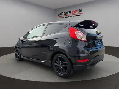 Ford Fiesta 1.0 SCTi Sport Red 2016 — Citadine dynamique, sans accident, entretien complet — intérieur
