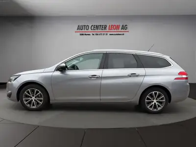 Peugeot 308 SW 1.2 THP Allure — Break automatique spacieux, toit panoramique, 59 400 km — arrière