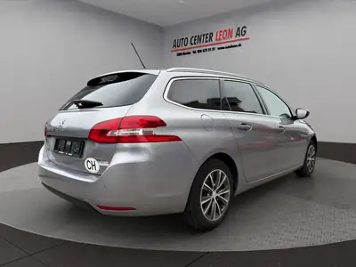 Peugeot 308 SW 1.2 THP Allure — Break automatique spacieux, toit panoramique, 59 400 km — détail