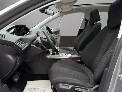 Peugeot 308 SW 1.2 THP Allure — Break automatique spacieux, toit panoramique, 59 400 km — Miniature 9