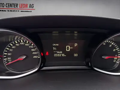 Peugeot 308 SW 1.2 THP Allure — Break automatique spacieux, toit panoramique, 59 400 km — Miniature 11