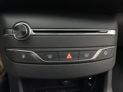 Peugeot 308 SW 1.2 THP Allure — Break automatique spacieux, toit panoramique, 59 400 km — Miniature 16