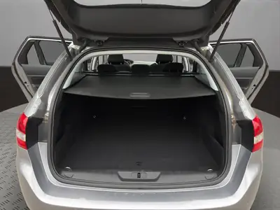 Peugeot 308 SW 1.2 THP Allure — Break automatique spacieux, toit panoramique, 59 400 km — Miniature 19