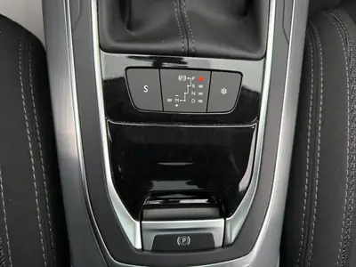 Peugeot 308 SW 1.2 THP Allure — Break automatique spacieux, toit panoramique, 59 400 km — Miniature 22