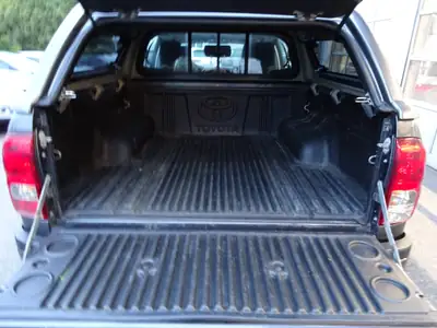 Toyota HiLux 2.4D-4D Comfort Double Cab 4x4 — Pickup robuste, 72'000 km seulement — Thumbnail 12