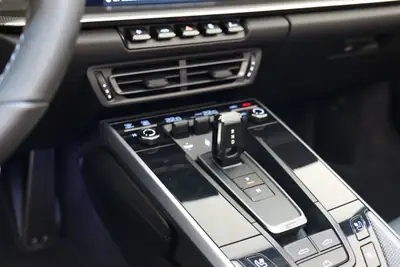 Porsche 911 Turbo S Cabriolet PDK — 650 ch, première main, kilométrage record — Miniatur 11