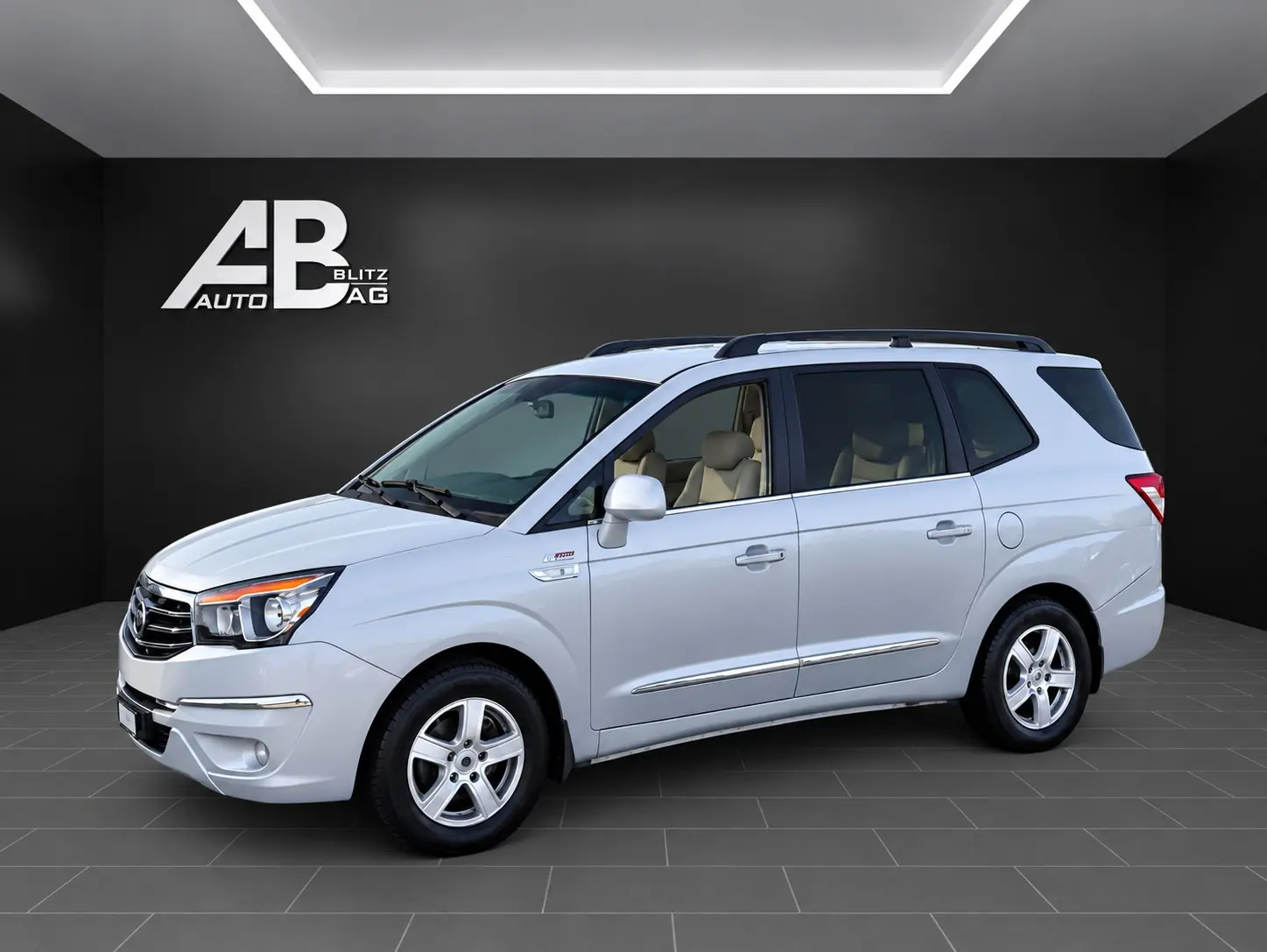 Kgm Ssangyong Rodius 2015 occasion Hunzenschwil — 2