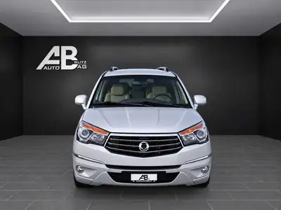 SsangYong Rodius SV200 e-XDi 4WD — Monospace 7 places, diesel économique, 1ère main — vue extérieure