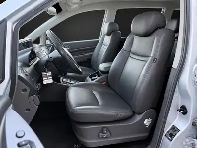 SsangYong Rodius SV200 e-XDi 4WD — Monospace 7 places, diesel économique, 1ère main — Miniature 7