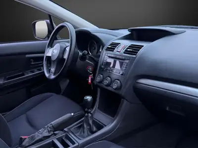 Subaru XV 2.0D Swiss One AWD — SUV compact fiable, frais du contrôle technique — Miniatura 10