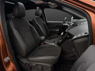 Ford Kuga 2.0 TDCi ST Line 4WD — SUV robuste, diesel performant, première main — Thumbnail 9
