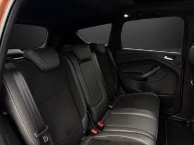 Ford Kuga 2.0 TDCi ST Line 4WD — SUV robuste, diesel performant, première main — Thumbnail 13