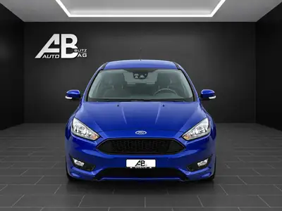 Ford Focus 1.0 SCTi ST Line — Break sportif, moteur turbo éco, contrôle technique à jour — exterior view