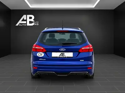 Ford Focus 1.0 SCTi ST Line — Break sportif, moteur turbo éco, contrôle technique à jour — interior