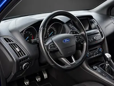 Ford Focus 1.0 SCTi ST Line — Break sportif, moteur turbo éco, contrôle technique à jour — Thumbnail 8