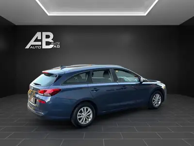 Hyundai i30 Wagon 1.6 CRDi — Familial diesel fiable, 68'000 km, garantie incluse — dashboard