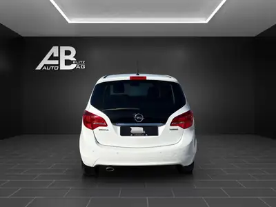 Opel Meriva 1.4 Turbo Cosmo — Monospace compact dynamique, révision récente — Innenraum