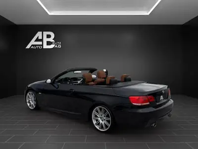 BMW 335i M-Sportpaket Cabriolet — Roadster sportif 306 ch, frais ab MFK — Heckansicht