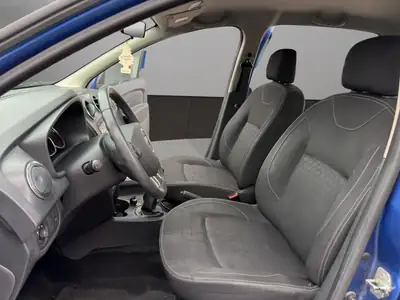 Dacia Sandero TCe 90 Lauréate — Citadine fiable, climatisation et entretien à jour — Miniatura 9