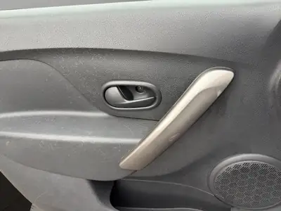 Dacia Sandero TCe 90 Lauréate — Citadine fiable, climatisation et entretien à jour — Miniatura 12