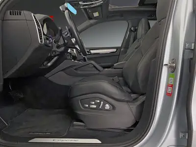 Porsche Cayenne 340 ch — SUV premium avec direction arrière et suspension pneumatique — Miniatur 8