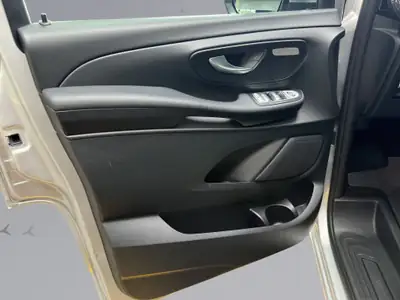 Mercedes-Benz V 250 d — Monospace 7 places, 4WD, diesel économe — Thumbnail 15