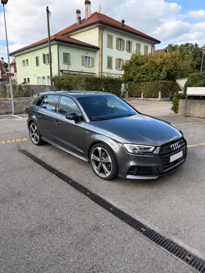 Audi A3 2.0 T FSI Sport Quattro S-Tronic — Berline dynamique à transmission intégrale — vue extérieure