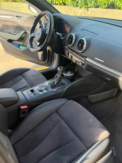 Audi A3 2.0 T FSI Sport Quattro S-Tronic — Berline dynamique à transmission intégrale — détail