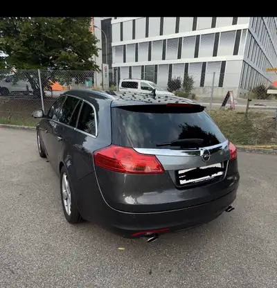 Opel Insignia 2.0 T Edition — Break spacieux, 220 ch dynamiques, historique sans sinistre — côté
