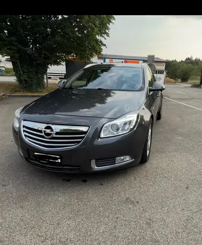 Opel Insignia 2.0 T Edition — Break spacieux, 220 ch dynamiques, historique sans sinistre — vue extérieure