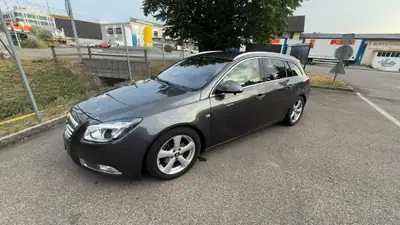 Opel Insignia 2.0 T Edition — Break spacieux, 220 ch dynamiques, historique sans sinistre — arrière