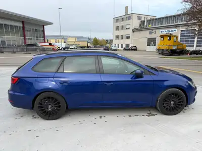 SEAT Leon 1.8 TSI FR Line — Break dynamique, 180 ch et 99'999 km — side view
