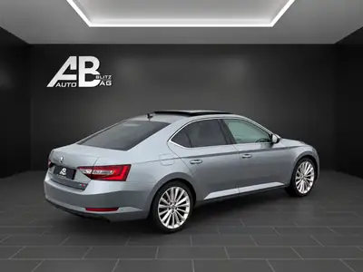 Skoda Superb Limousine 2.0 TDi 190 PS — Berline premium à consommation maîtrisée, sans accident — dashboard