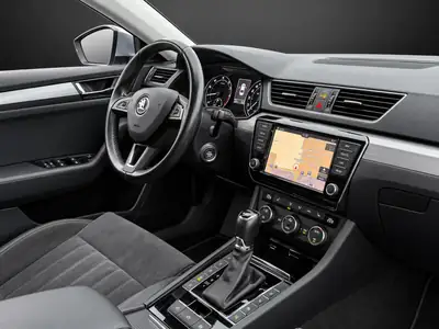 Skoda Superb Limousine 2.0 TDi 190 PS — Berline premium à consommation maîtrisée, sans accident — Thumbnail 10