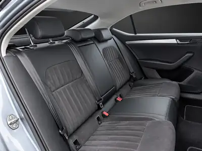 Skoda Superb Limousine 2.0 TDi 190 PS — Berline premium à consommation maîtrisée, sans accident — Thumbnail 13