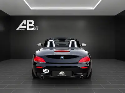 BMW Z4 sDrive35is — Cabriolet sportif 340 ch, entretien récent et garantie incluse — interni