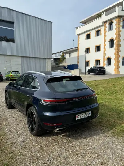 Porsche Macan 2.0 — SUV sportif 245 ch, full quattro, entretien premium inclus — side view