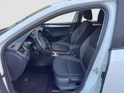 Skoda Octavia Combi 2.0 TDI 150 ch — Break polyvalent 4x4, entretien agence, garantie 12 mois — Miniature 9