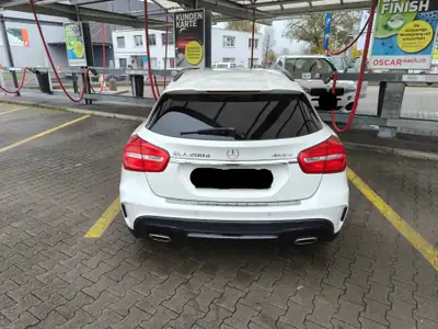 Mercedes-Benz GLA 200 d AMG Line — SUV compact diesel, 68'000 km, sans sinistre — intérieur