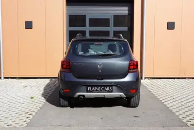Dacia Sandero TCe 90 Stepway — Citadine robuste, équipée GPS et caméra, 8 roues incluses — Miniatur 9