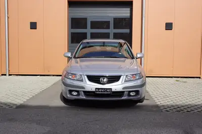 Honda Accord 2.4i S Executive — Berline élégante, équipée cuir et GPS, sans accident — côté