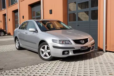 Honda Accord 2.4i S Executive — Berline élégante, équipée cuir et GPS, sans accident — détail